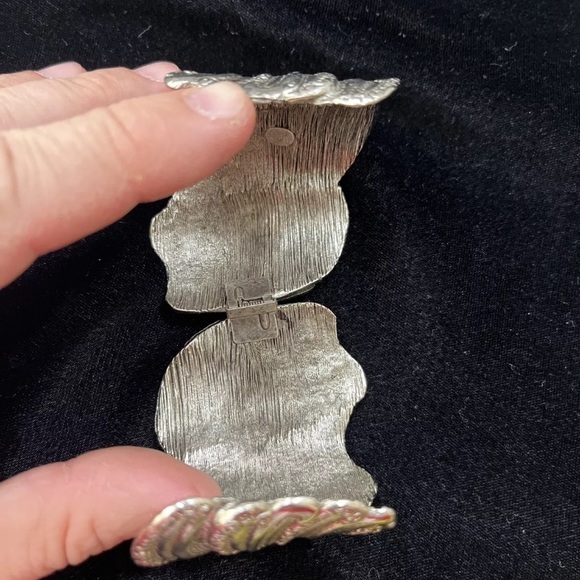 Vintage Pauline Rader Hinged Silver Tone Cuff Bracelet - Picture 6 of 8